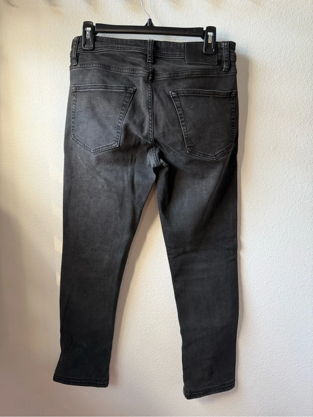 Liverpool Men's Modern Straight Charcoal Black Skinny Jeans - 28x30